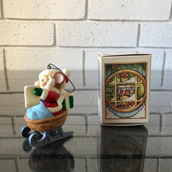 Avon Christmas Ornament 1983 Melvin P Merry Mouse Nut Shell Sled Box Vintage - Picture 6 of 10